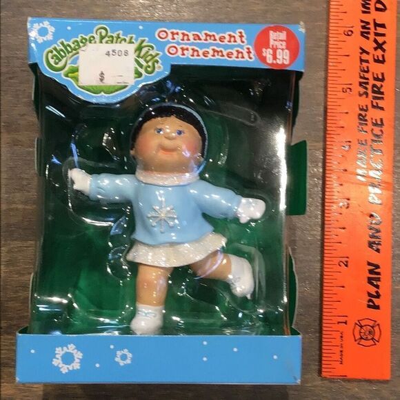 2005 cabbage, patch kids, ice-skating ornament - Picture 1 of 3